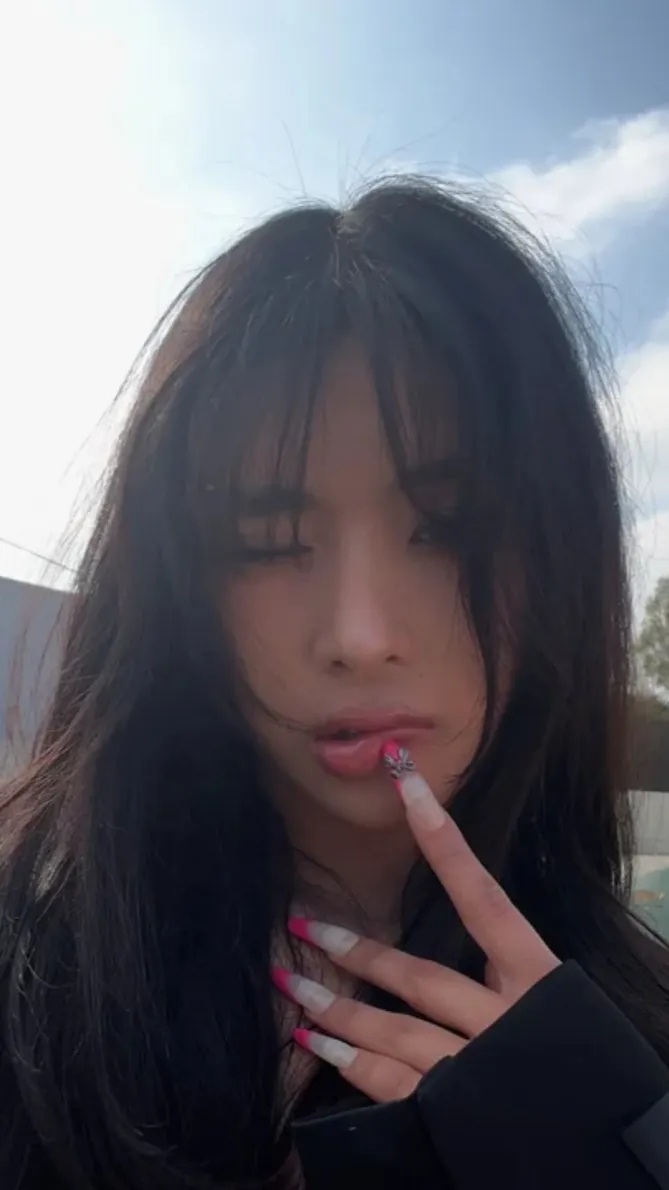 Talkie AI - Chat with Sophia (KATSEYE)