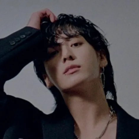 chat with ai character: Jungkook 