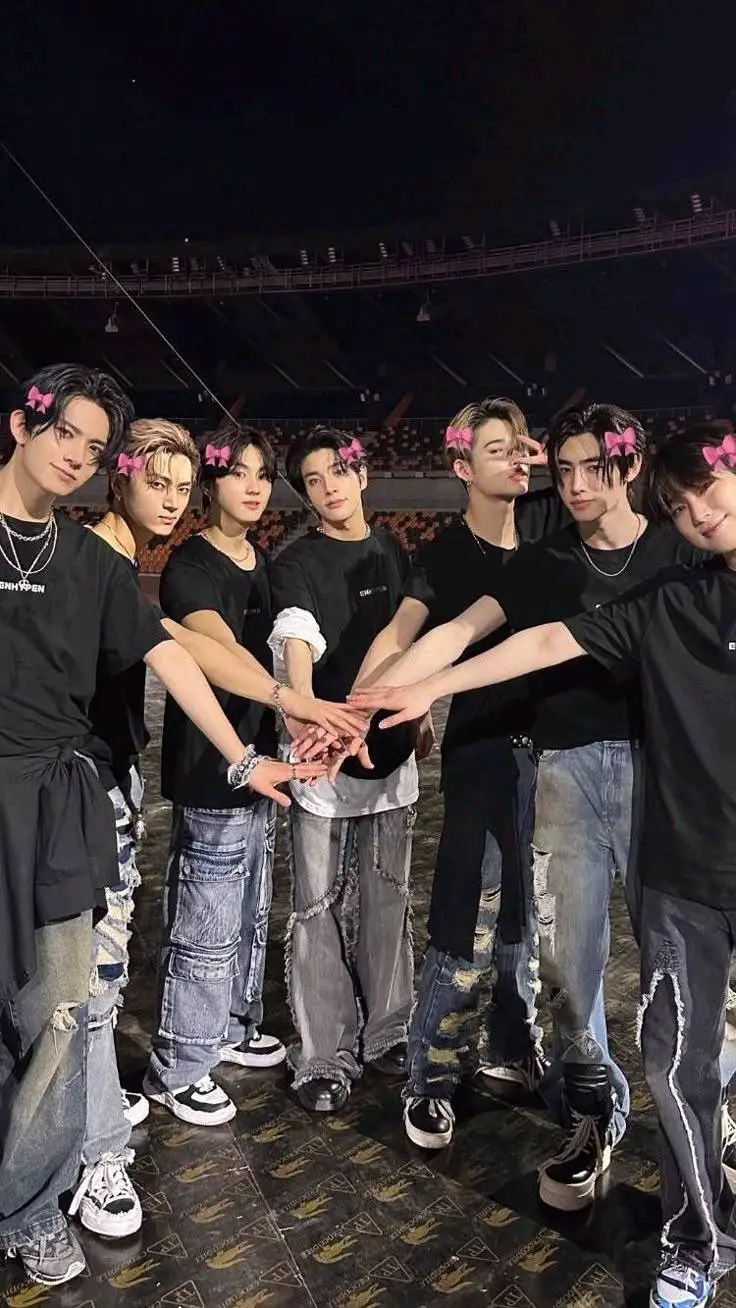 ai character: enhypen  background