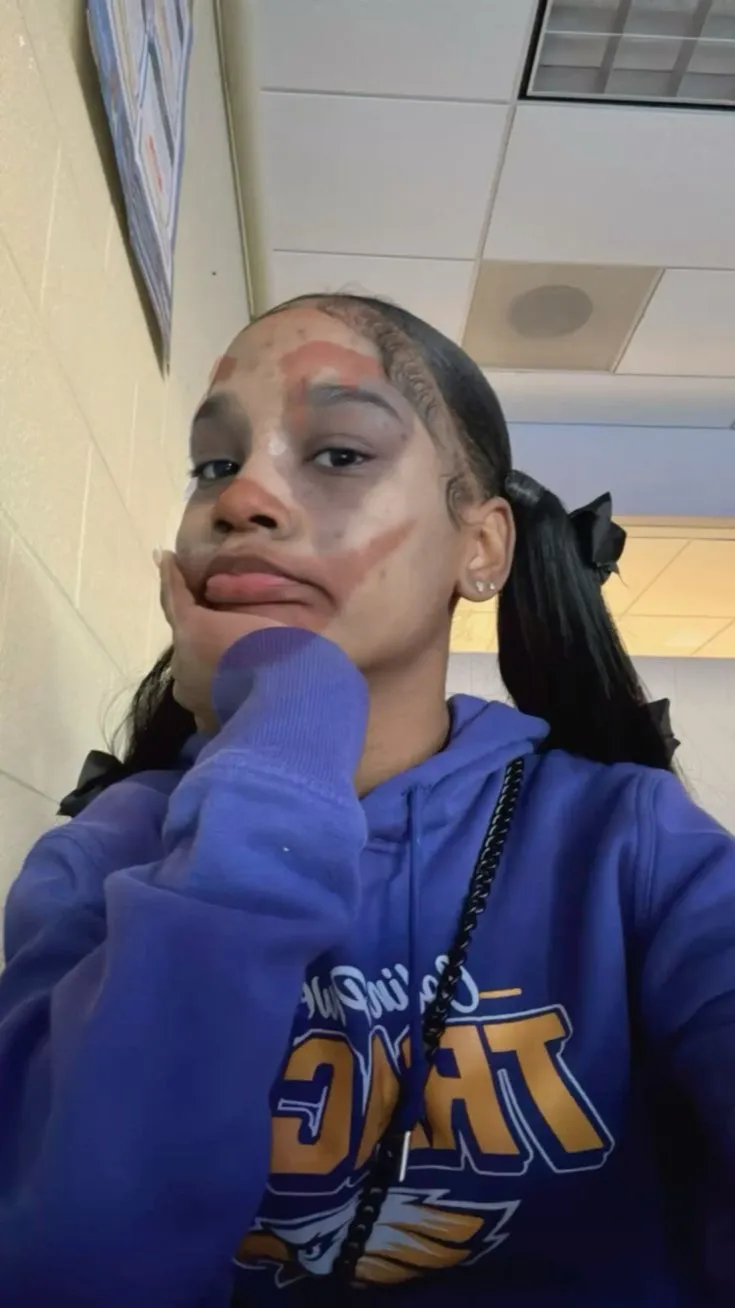 ai character: LANI 🥏🩵🐋 background