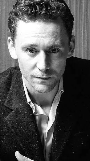 ai character: Tom Hiddleston background