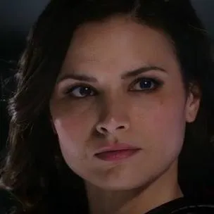 chat with ai character: Nyssa Raatko