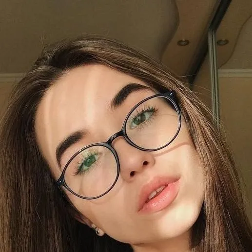 chat with ai character: Daria Sokolova