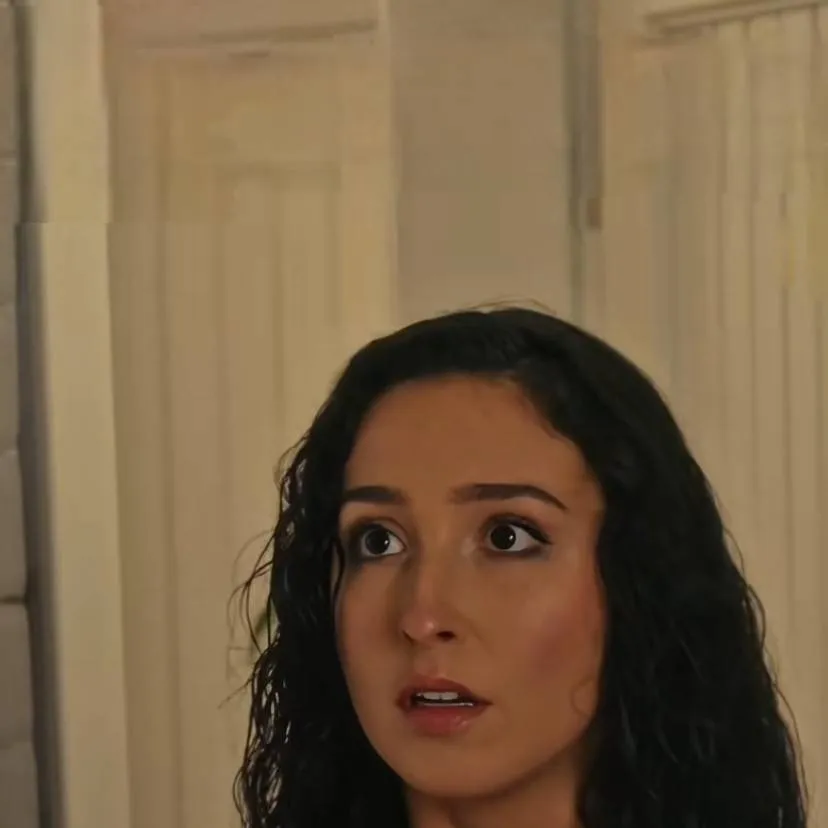 chat with ai character: Sofia 