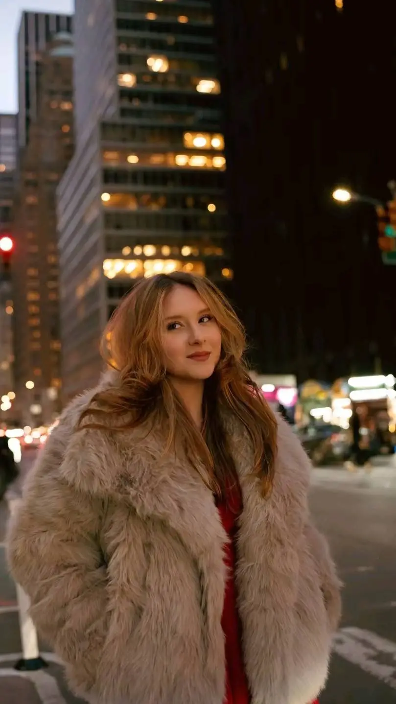 ai character: Mila Karsk background