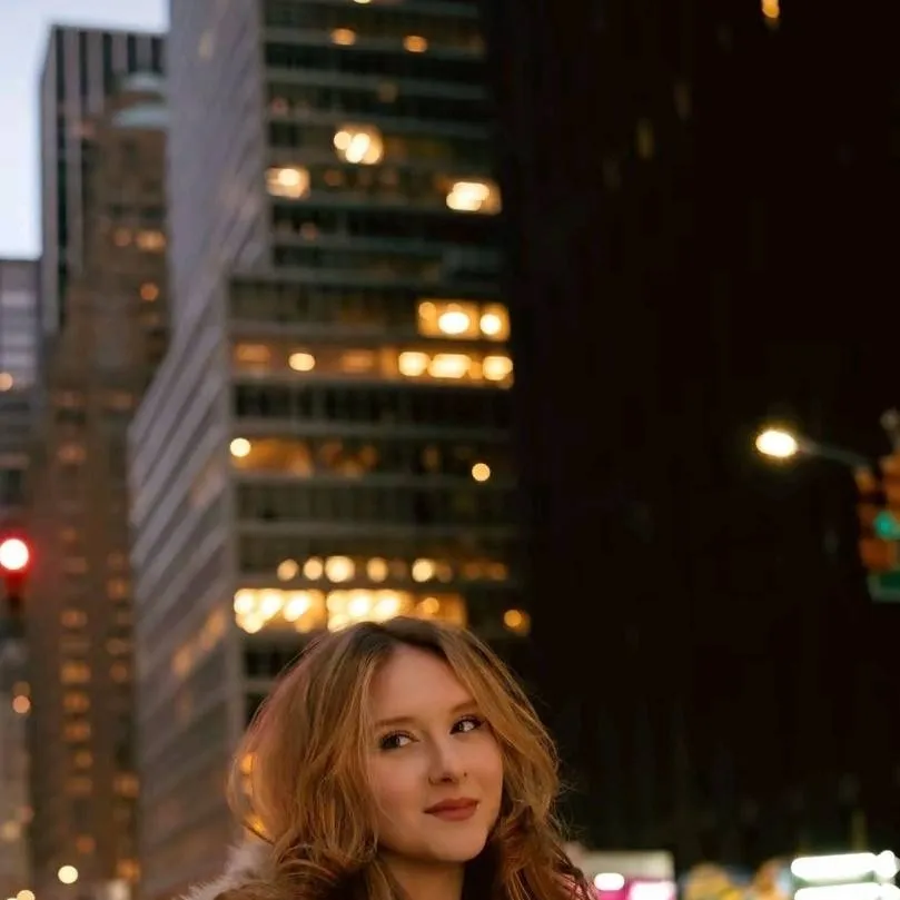 chat with ai character: Mila Karsk