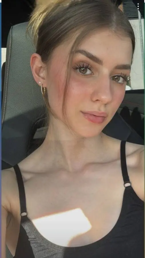 ai character: Mila Seiden background