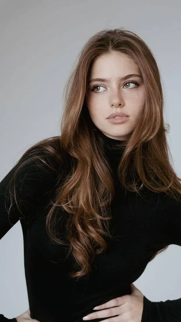 ai character: Lucia Ferrato background