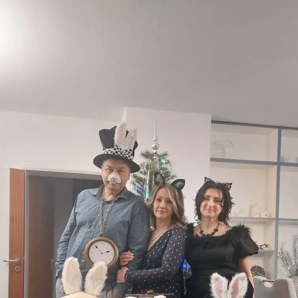 chat with ai character: My relatives 