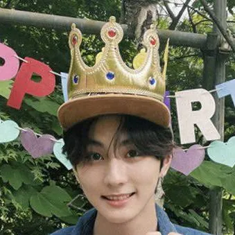 chat with ai character: jungwon