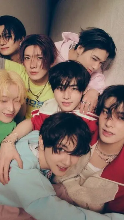 ai character: Enhypen! background