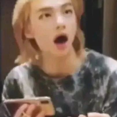 chat with ai character: SKZ Loves You!