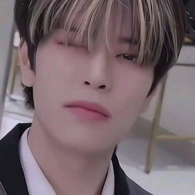 chat with ai character: Love SKZ.