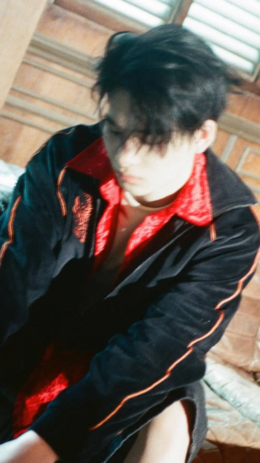 ai character: Ni-ki background