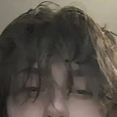 chat with ai character: DÊVON