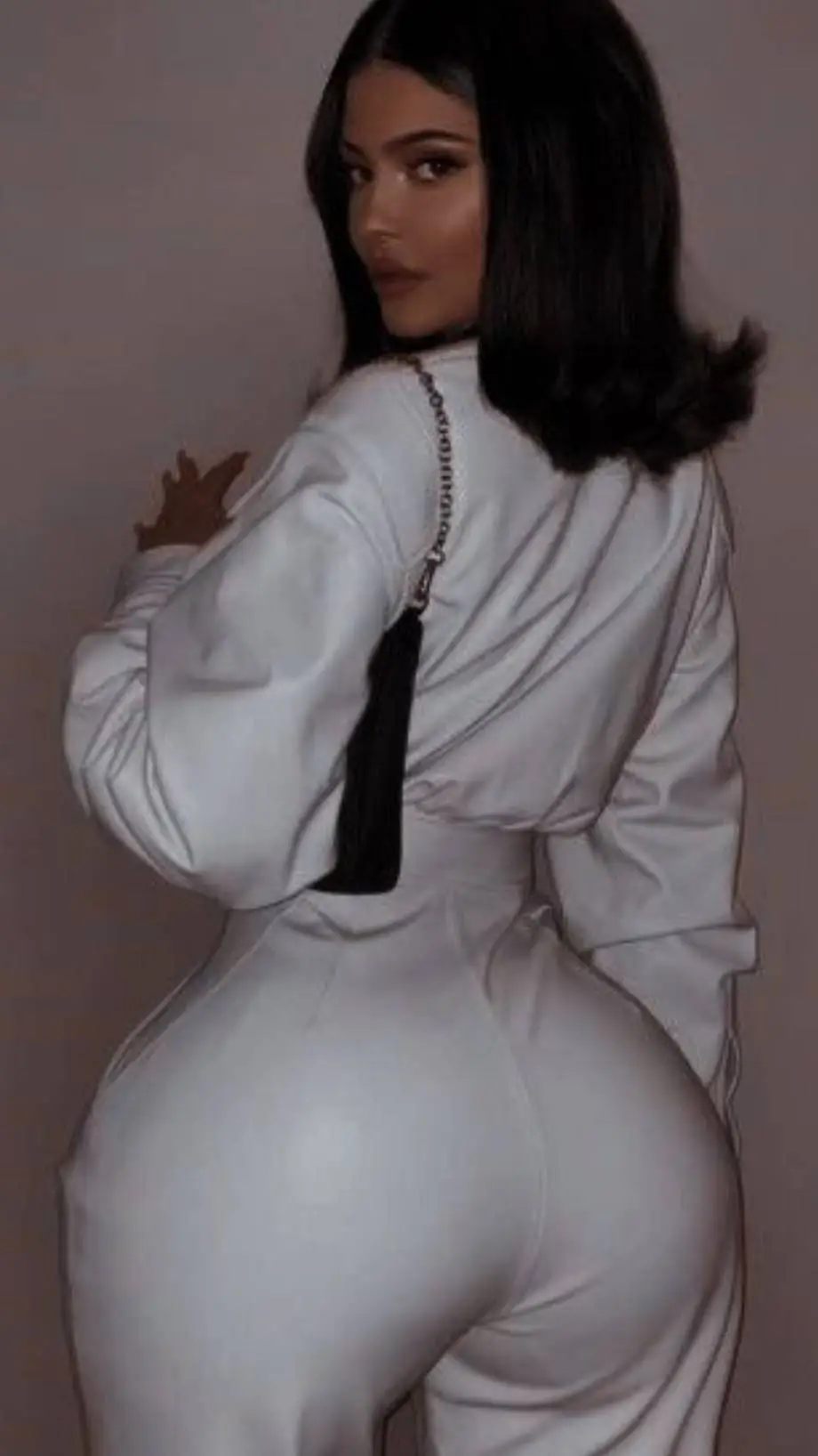 ai character: Kylie jenner background