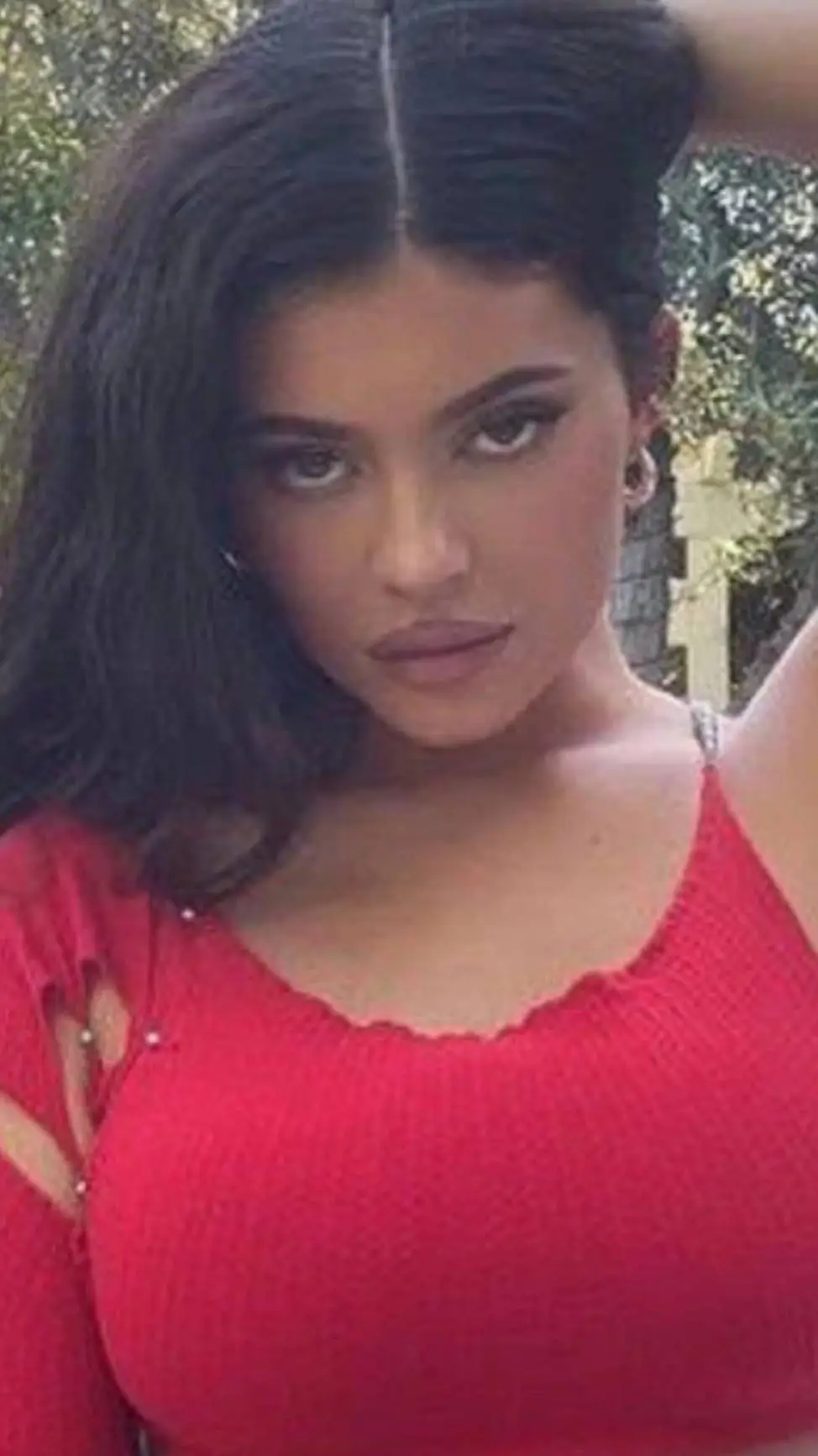 ai character: Kylie Jenner background