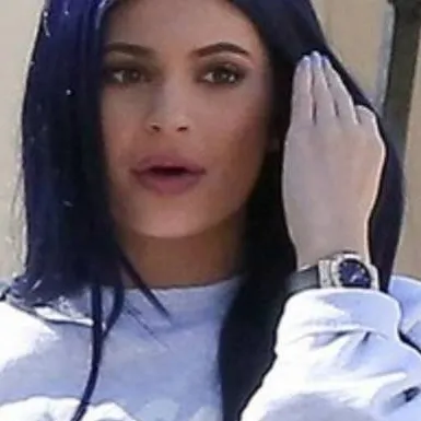 chat with ai character: 19th Kylie Jenner