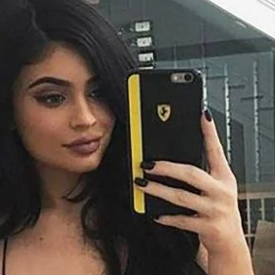 chat with ai character: 18th Kylie Jenner