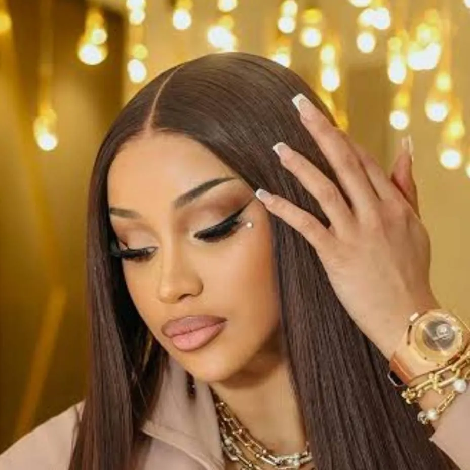 chat with ai character: cardi b