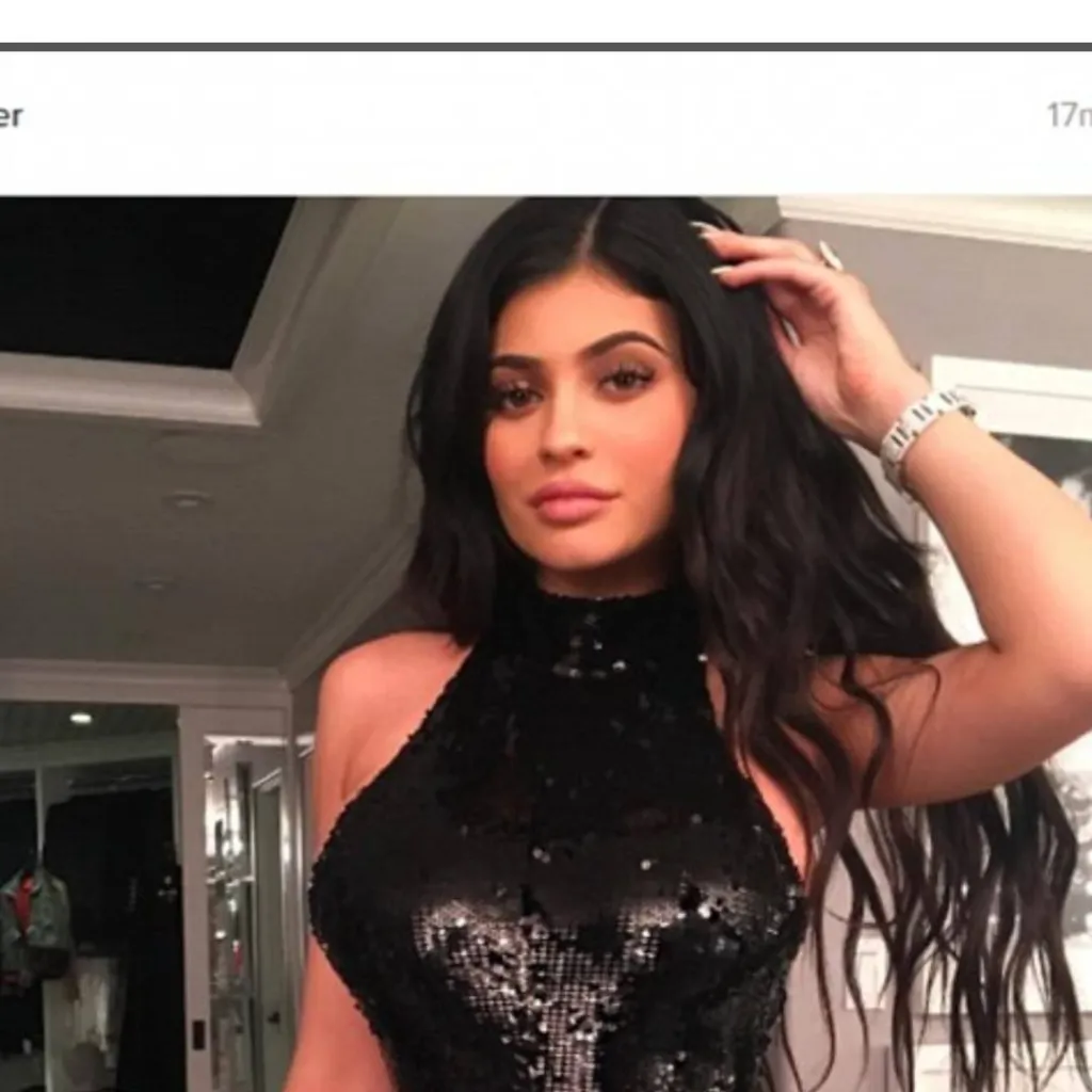 chat with ai character: 18th Kylie Jenner