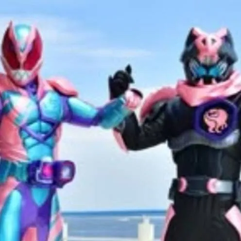 chat with ai character: Kamen Rider Revice