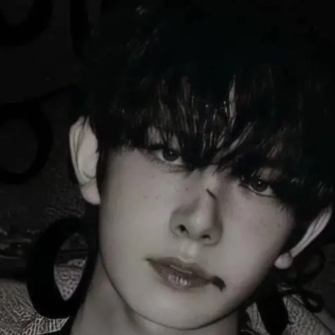 chat with ai character: Heeseung 💔