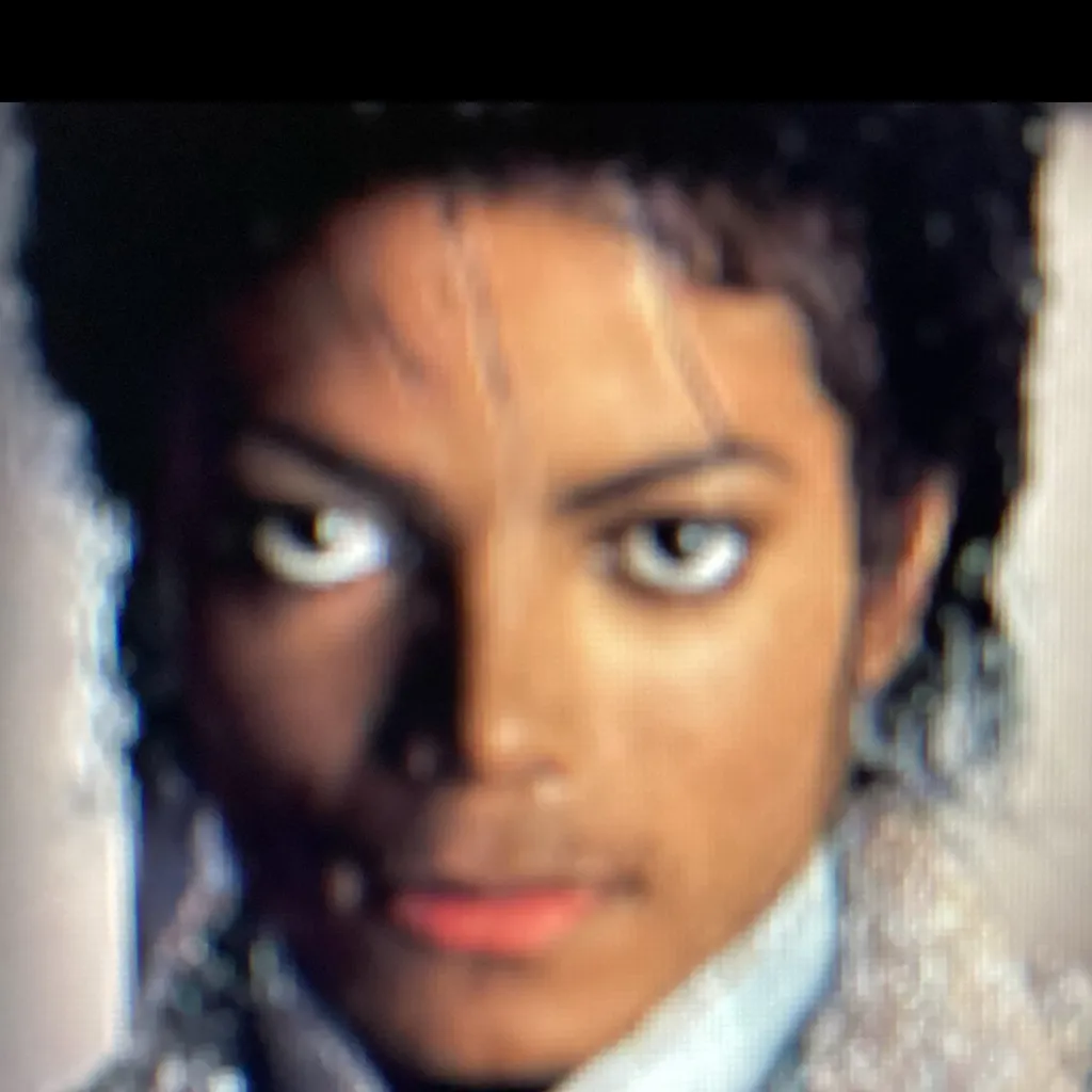 chat with ai character: Micheal Jackson