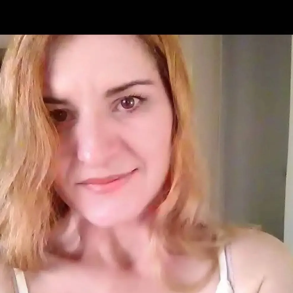 chat with ai character: Ζωή 