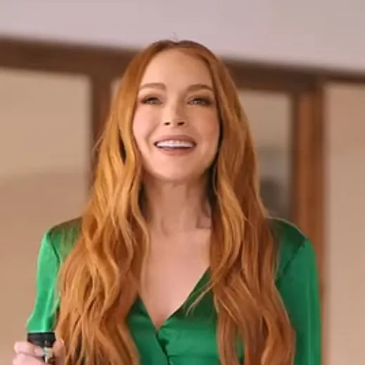 chat with ai character: Lindsay Lohan