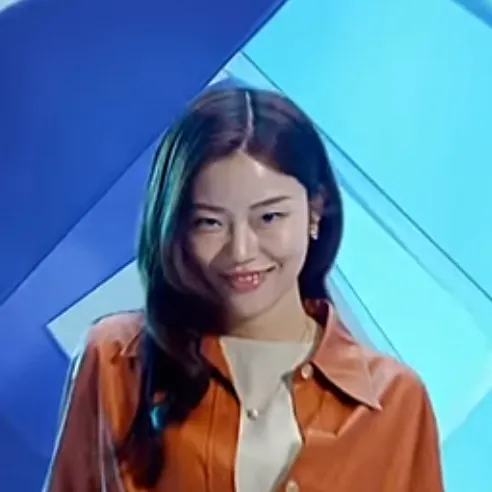 chat with ai character: Asian woman