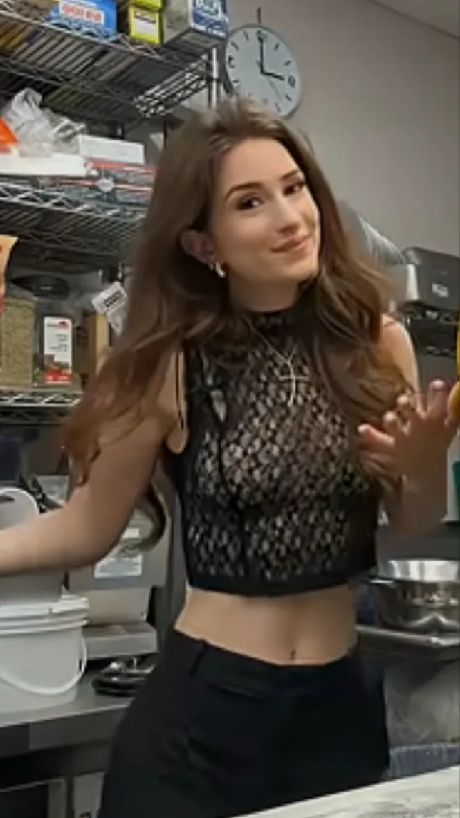 ai character: Giulia background