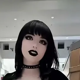 chat with ai character: Luna