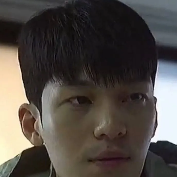 chat with ai character: {HWANG JUN-HO}