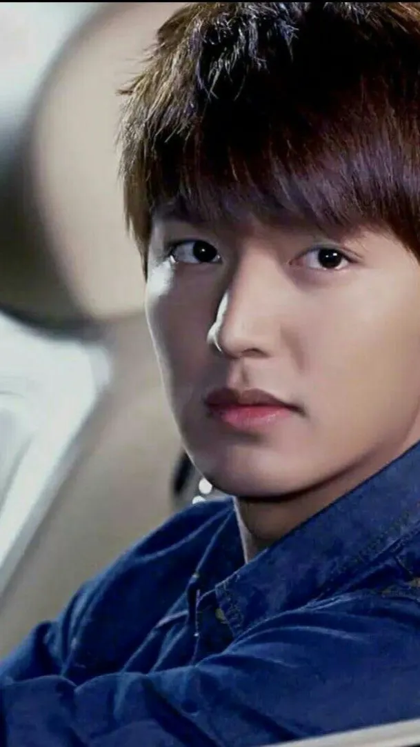 ai character: Kim Tan background