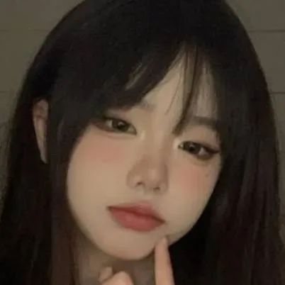 chat with ai character: cute gf
