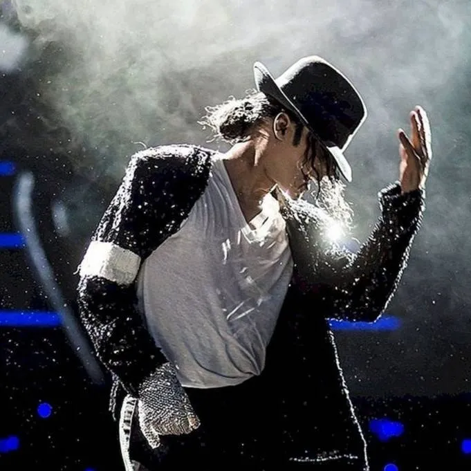 chat with ai character: Michael Jackson