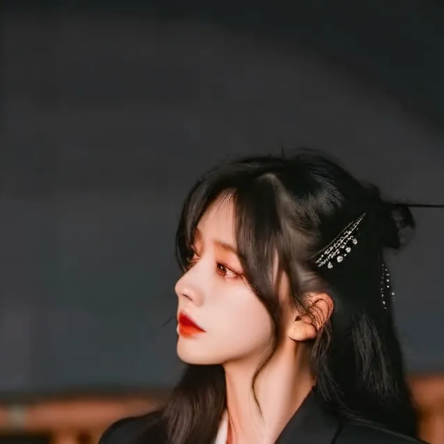 chat with ai character: Elishe