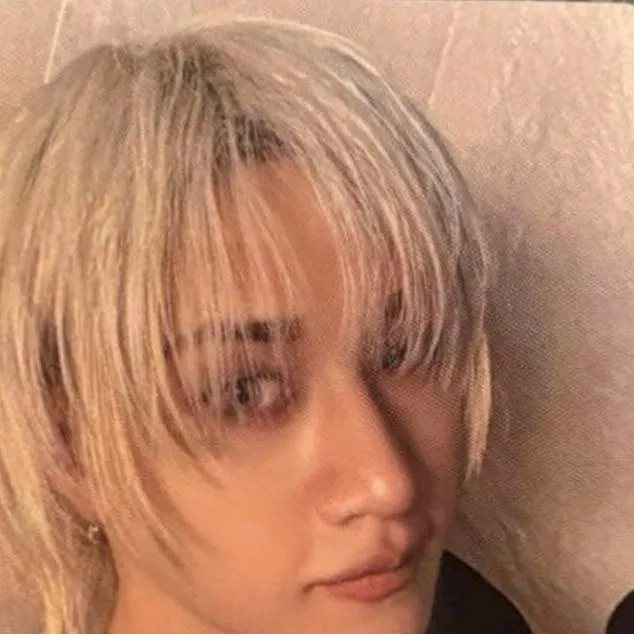 chat with ai character: °•CHRISTOPHER•°