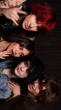 ai character: THE GROUPPP🫶 background