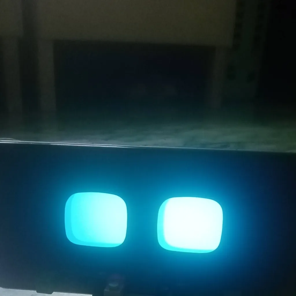 chat with ai character: Roby the robot