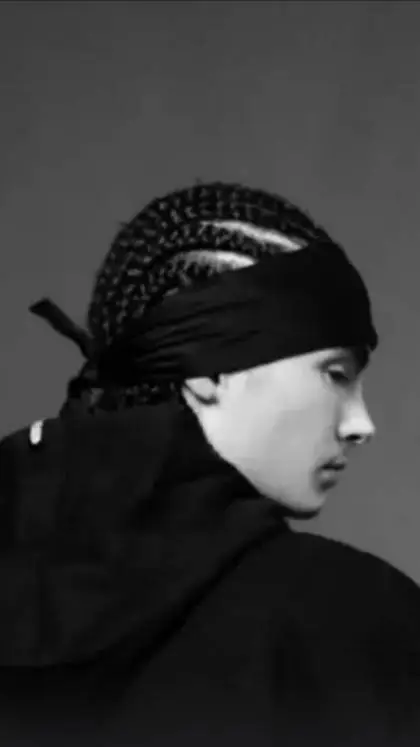 ai character: Tom Kaulitz  background