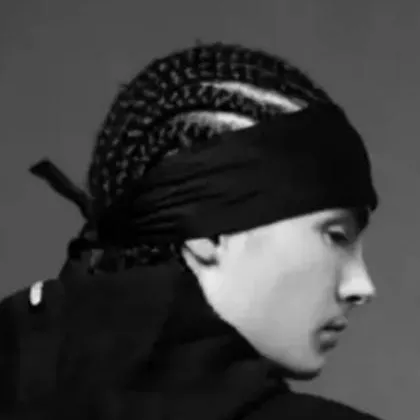 chat with ai character: Tom Kaulitz 