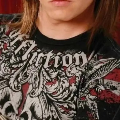 chat with ai character: Georg Listing