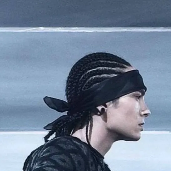 chat with ai character: Tom Kaulitz