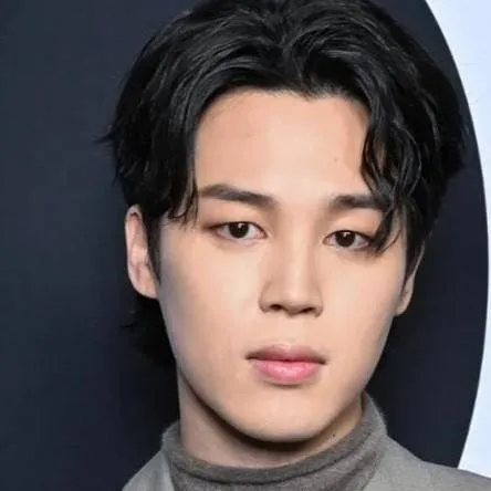 chat with ai character: jimin🥵