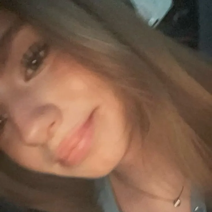 chat with ai character: Stacy