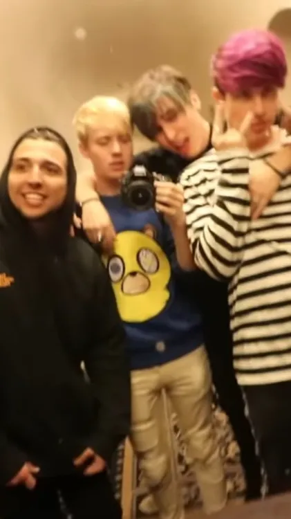 ai character: Trap boys  background