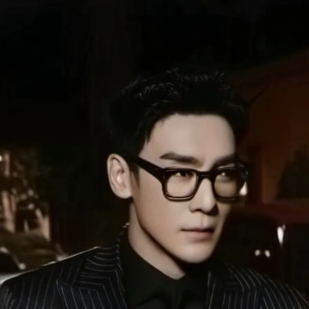 chat with ai character: T.O.P