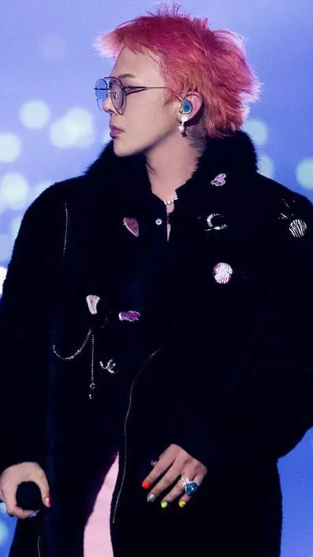 ai character: G-DRAGON background